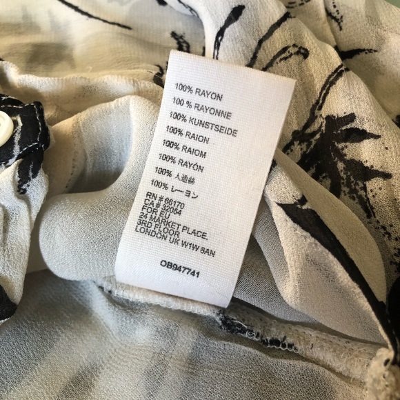 Free People creamy white long sleeve crop with buttons and black floral pattern - Picture 4 of 6